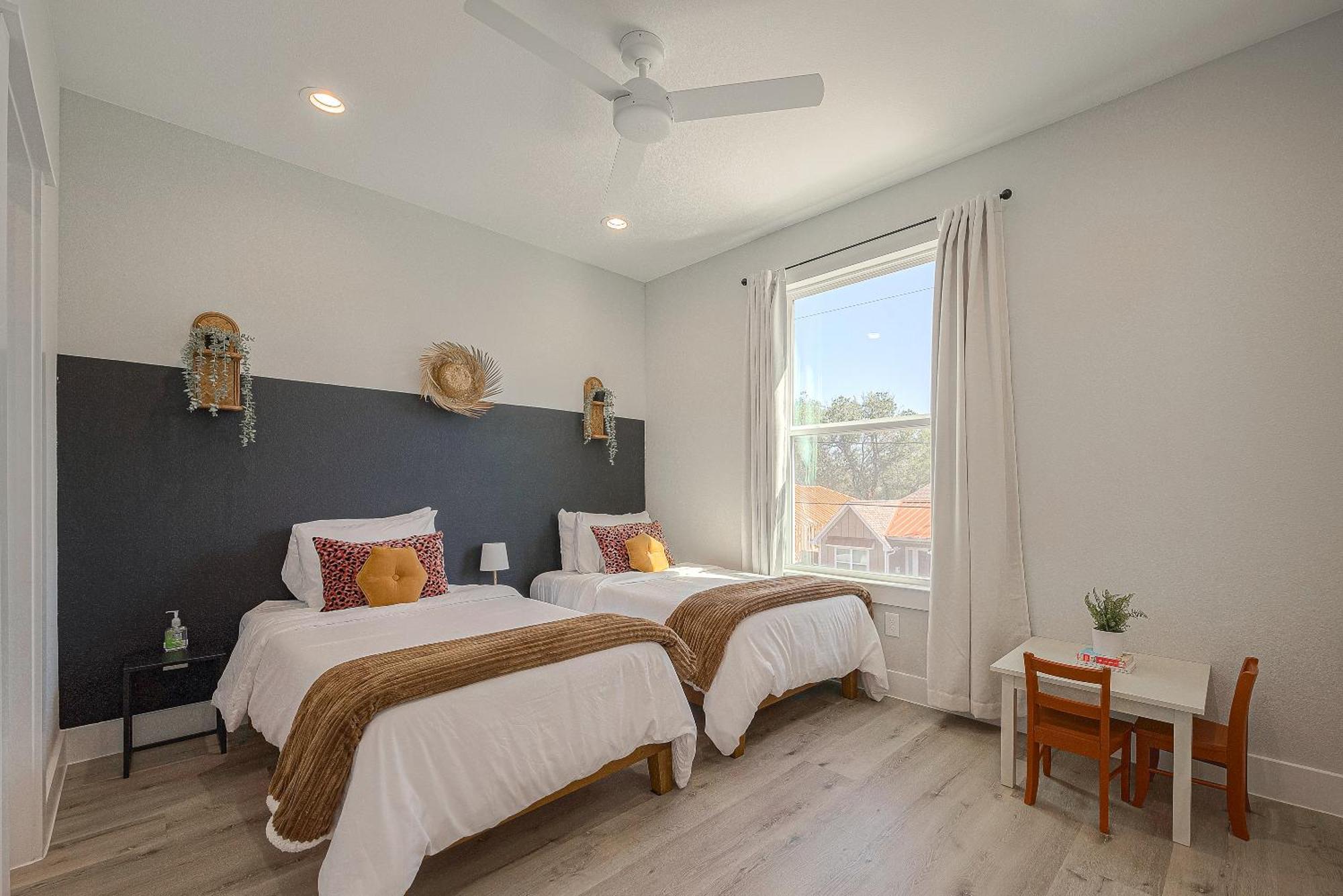 Modern Home Near Downtown With Fast Wifi, Bbq, Games & Ev Equipped! Houston Extérieur photo