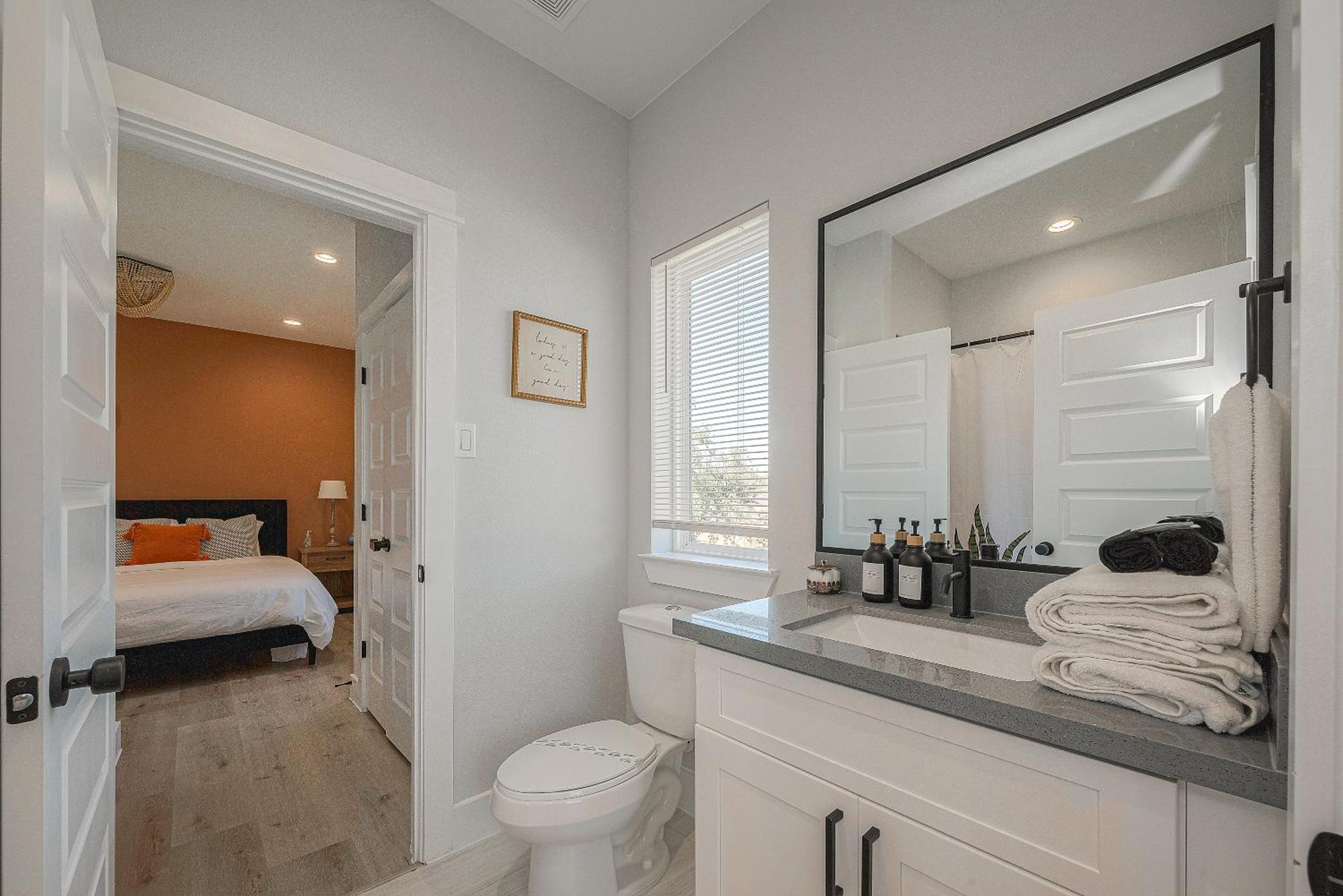 Modern Home Near Downtown With Fast Wifi, Bbq, Games & Ev Equipped! Houston Extérieur photo