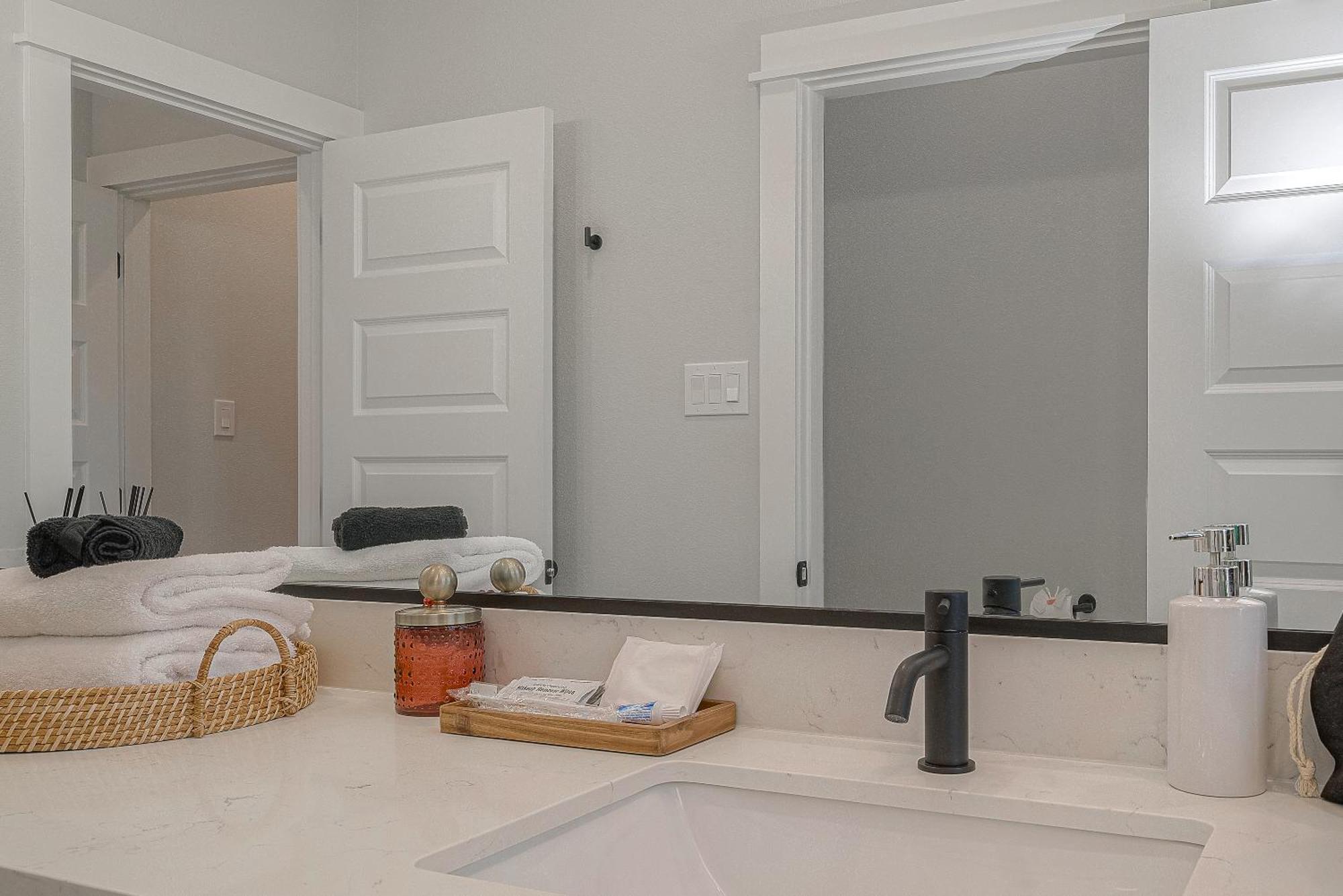 Modern Home Near Downtown With Fast Wifi, Bbq, Games & Ev Equipped! Houston Extérieur photo