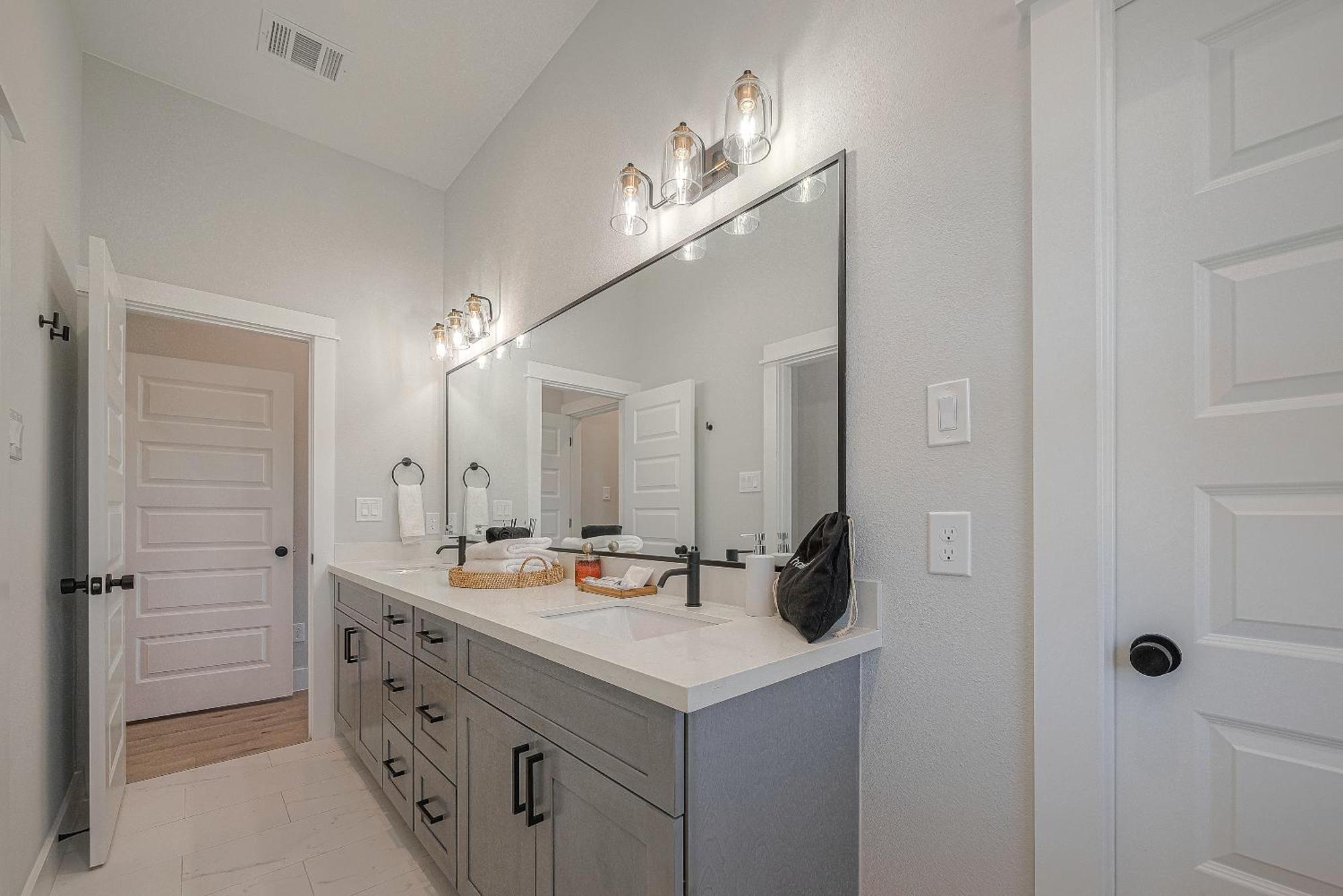 Modern Home Near Downtown With Fast Wifi, Bbq, Games & Ev Equipped! Houston Extérieur photo